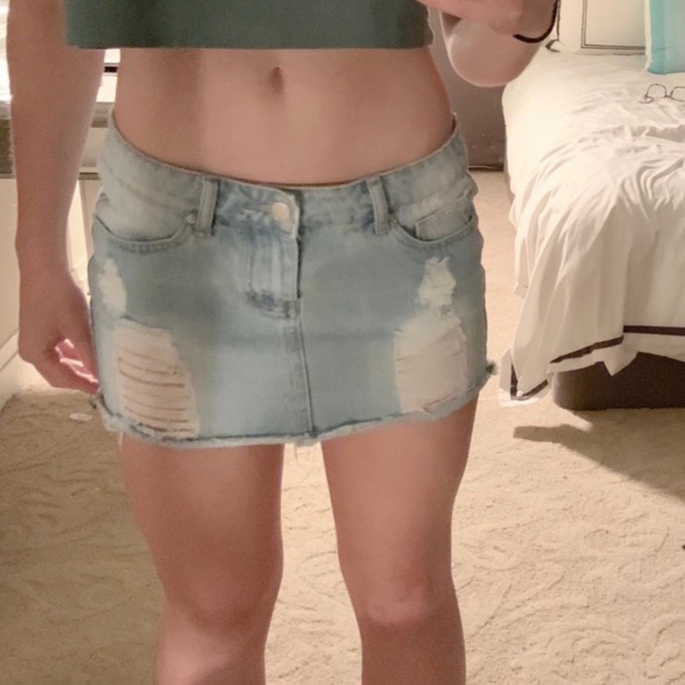 Mini skirt low waisted